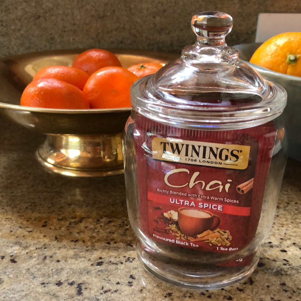 FEDERAL GLASS CO. Jar with Domed Lid - Apothecary/ Vanity/ Jam & Jelly- Vintage - Picture 7 of 7